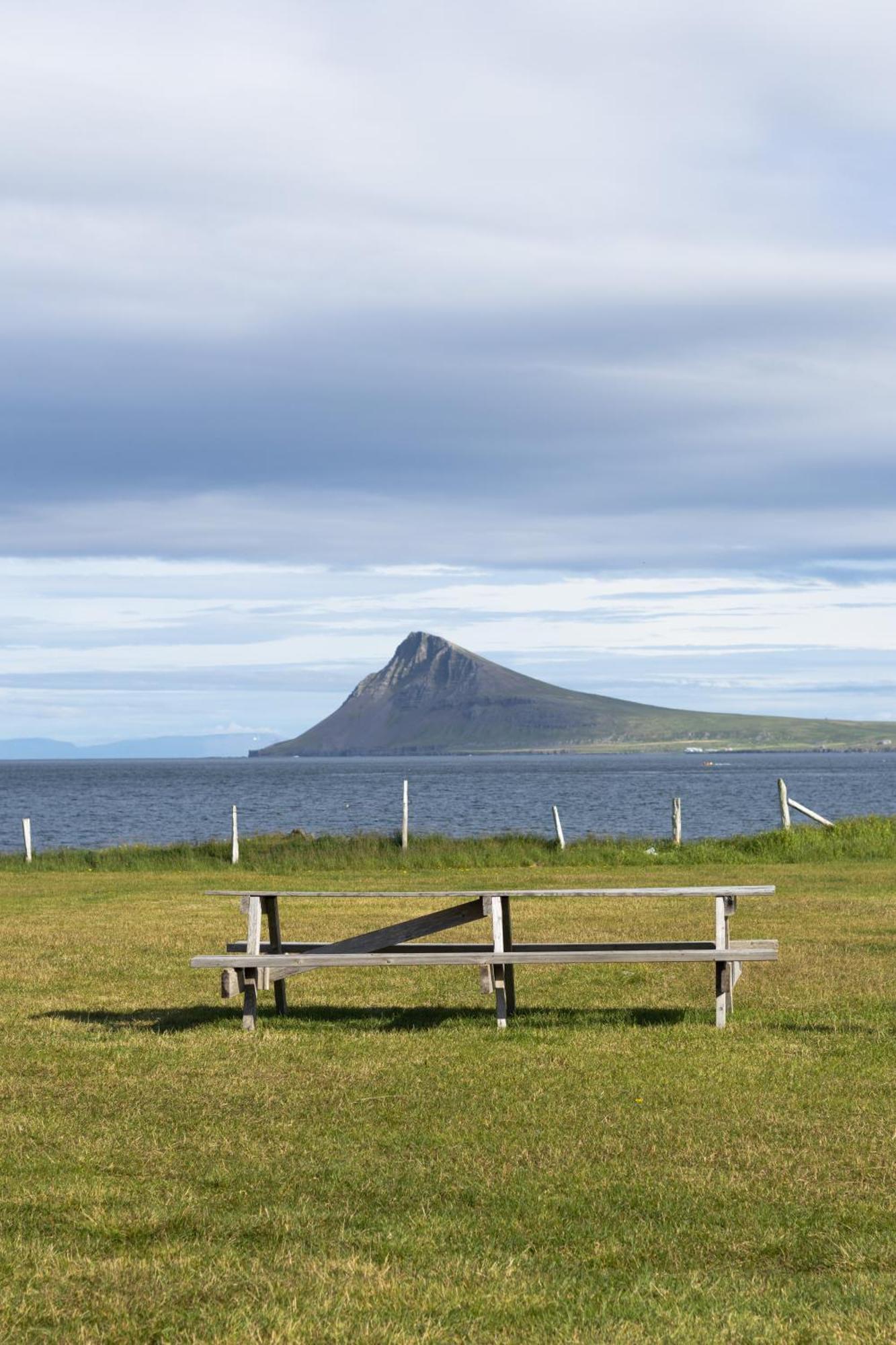Urdartindur Guesthouse And Cottages Northurfjorthur Экстерьер фото